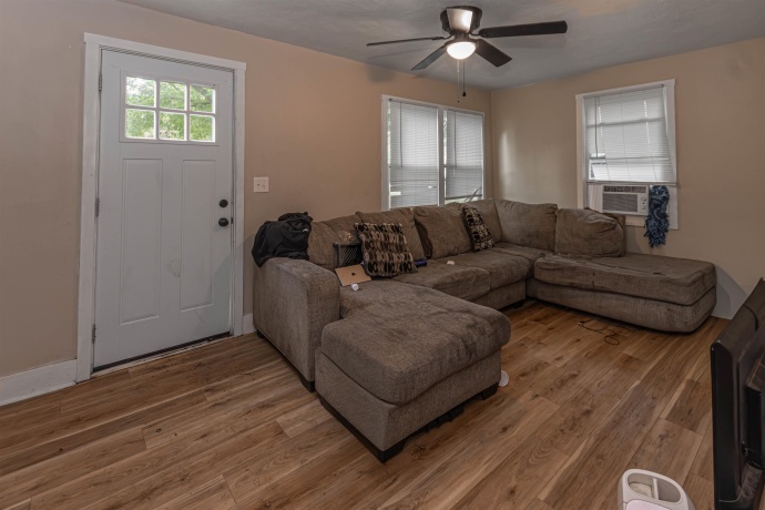 814 Brooke, ROCKFORD, Illinois 61109, 2 Bedrooms Bedrooms, ,1 BathroomBathrooms,House,For Sale,Brooke,202604242