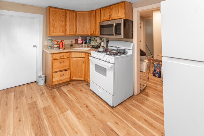 814 Brooke, ROCKFORD, Illinois 61109, 2 Bedrooms Bedrooms, ,1 BathroomBathrooms,House,For Sale,Brooke,202604242