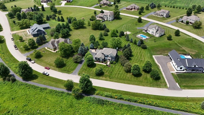 13200 NEWBURY, CALEDONIA, Illinois 61011, 5 Bedrooms Bedrooms, ,3 BathroomsBathrooms,House,For Sale,NEWBURY,202604247