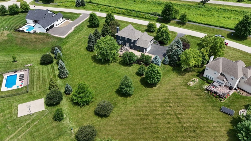 13200 NEWBURY, CALEDONIA, Illinois 61011, 5 Bedrooms Bedrooms, ,3 BathroomsBathrooms,House,For Sale,NEWBURY,202604247