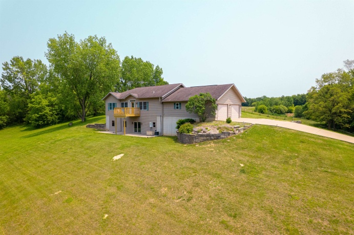 9304 Ellis, FENTON, Illinois 61251, 2 Bedrooms Bedrooms, ,1 BathroomBathrooms,House,For Sale,Ellis,202604251
