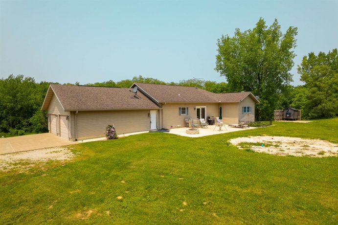 9304 Ellis, FENTON, Illinois 61251, 2 Bedrooms Bedrooms, ,1 BathroomBathrooms,House,For Sale,Ellis,202604251
