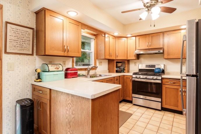 2430 Evanston, ROCKFORD, Illinois 61108, 3 Bedrooms Bedrooms, ,1 BathroomBathrooms,House,For Sale,Evanston,202604255