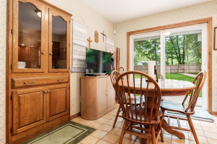 2430 Evanston, ROCKFORD, Illinois 61108, 3 Bedrooms Bedrooms, ,1 BathroomBathrooms,House,For Sale,Evanston,202604255
