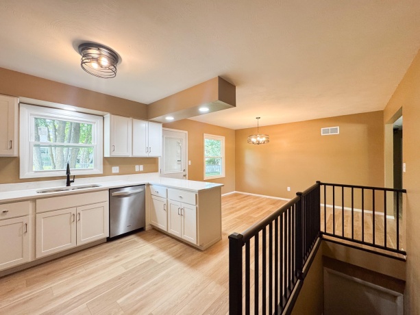 708 MISSION, FREEPORT, Illinois 61032, 3 Bedrooms Bedrooms, ,2 BathroomsBathrooms,House,For Sale,MISSION,202604259