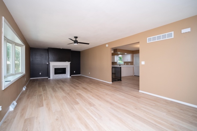 708 MISSION, FREEPORT, Illinois 61032, 3 Bedrooms Bedrooms, ,2 BathroomsBathrooms,House,For Sale,MISSION,202604259