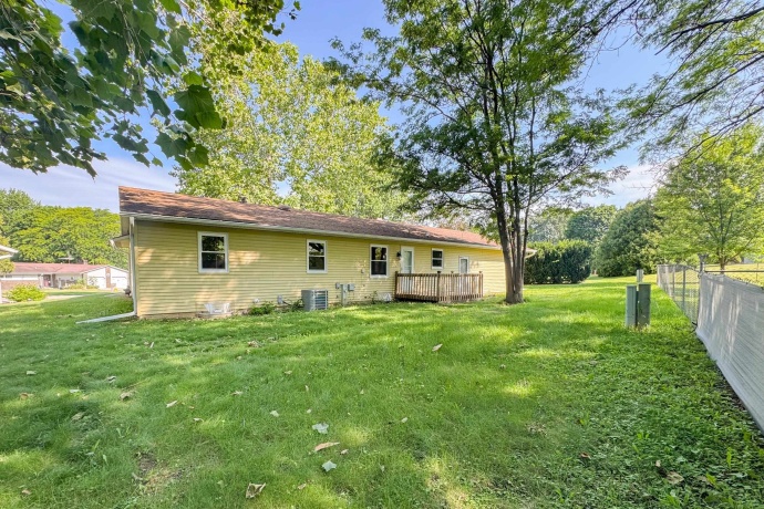 708 MISSION, FREEPORT, Illinois 61032, 3 Bedrooms Bedrooms, ,2 BathroomsBathrooms,House,For Sale,MISSION,202604259