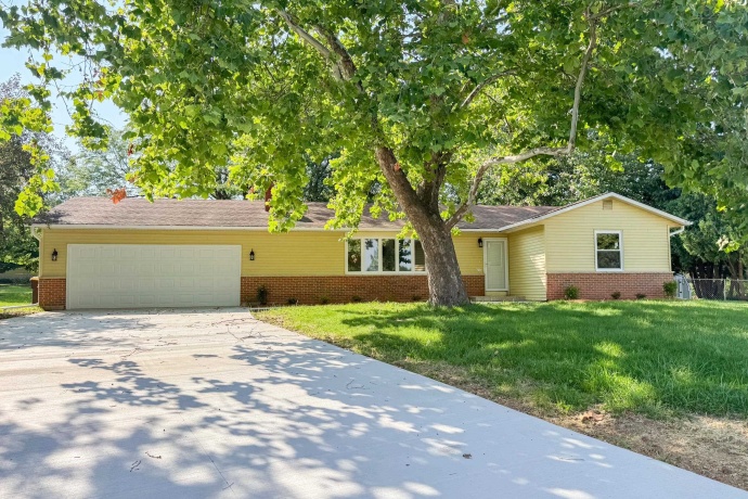 708 MISSION, FREEPORT, Illinois 61032, 3 Bedrooms Bedrooms, ,2 BathroomsBathrooms,House,For Sale,MISSION,202604259