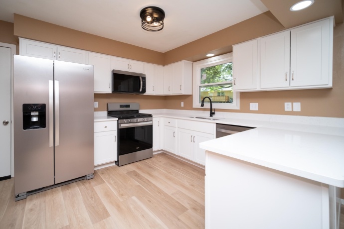 708 MISSION, FREEPORT, Illinois 61032, 3 Bedrooms Bedrooms, ,2 BathroomsBathrooms,House,For Sale,MISSION,202604259
