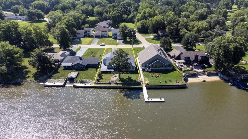 9508 SHORE, MACHESNEY PARK, Illinois 61115, 3 Bedrooms Bedrooms, ,2 BathroomsBathrooms,House,For Sale,SHORE,202604263