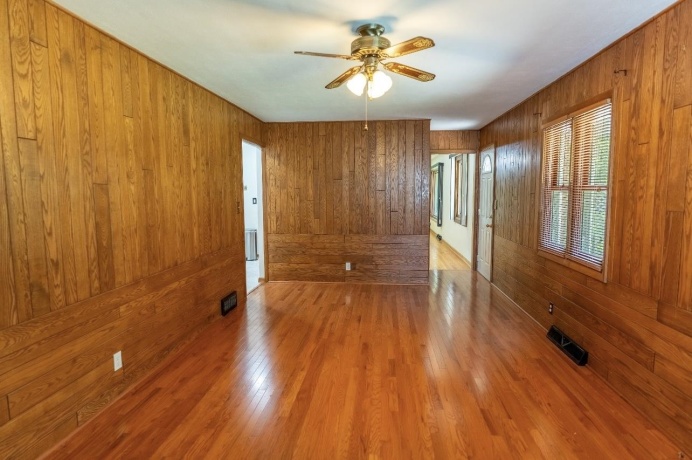 5715 KNOLLWOOD, ROCKFORD, Illinois 61107, 3 Bedrooms Bedrooms, ,1 BathroomBathrooms,House,For Sale,KNOLLWOOD,202604265