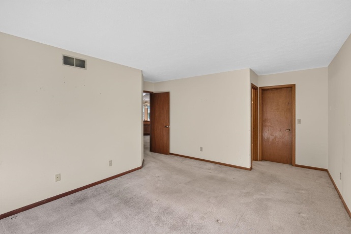 5326 SAND PIPER, LOVES PARK, Illinois 61111, 2 Bedrooms Bedrooms, ,2 BathroomsBathrooms,Condominium,For Sale,SAND PIPER,202604266