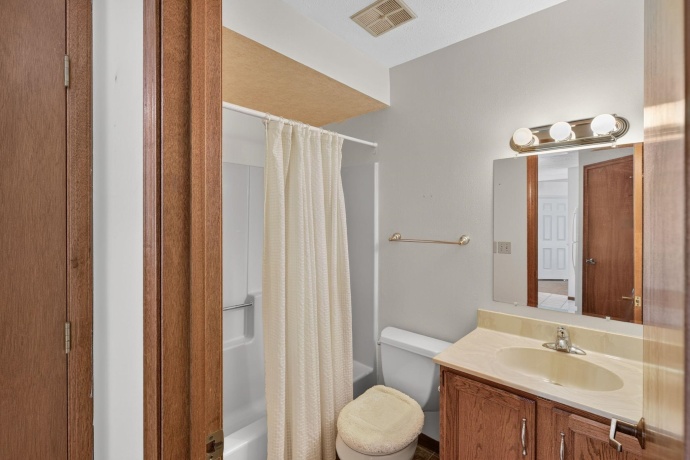 5326 SAND PIPER, LOVES PARK, Illinois 61111, 2 Bedrooms Bedrooms, ,2 BathroomsBathrooms,Condominium,For Sale,SAND PIPER,202604266