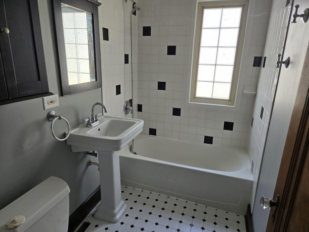 534 St Louis, ROCKFORD, Illinois 61104, 2 Bedrooms Bedrooms, ,1 BathroomBathrooms,House,For Sale,St Louis,202604273