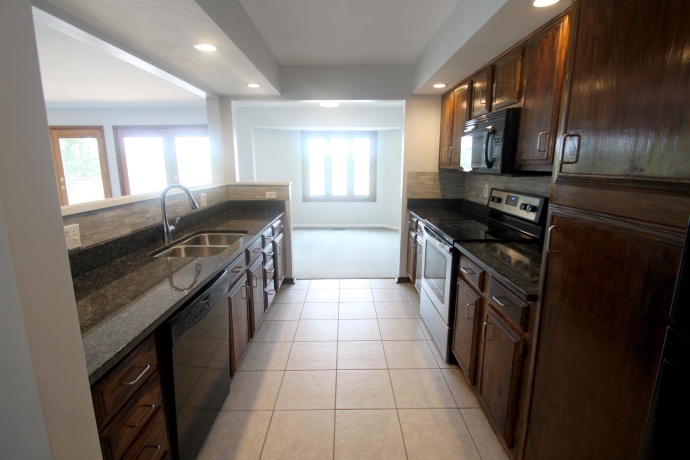 967 Indian Ter #6, ROCKFORD, Illinois 61103, 2 Bedrooms Bedrooms, ,1 BathroomBathrooms,Condominium,For Sale,Indian Ter #6,202604277