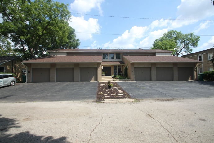 967 Indian Ter #6, ROCKFORD, Illinois 61103, 2 Bedrooms Bedrooms, ,1 BathroomBathrooms,Condominium,For Sale,Indian Ter #6,202604277