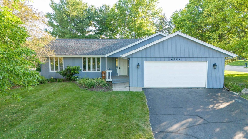 4584 Hampstead, LOVES PARK, Illinois 61111, 3 Bedrooms Bedrooms, ,2 BathroomsBathrooms,House,For Sale,Hampstead,202604115
