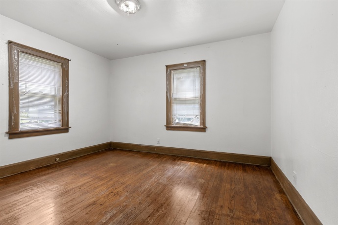 2215 13th, ROCKFORD, Illinois 61104, ,2 Units,For Sale,13th,202604280