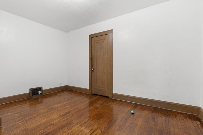 2215 13th, ROCKFORD, Illinois 61104, ,2 Units,For Sale,13th,202604280