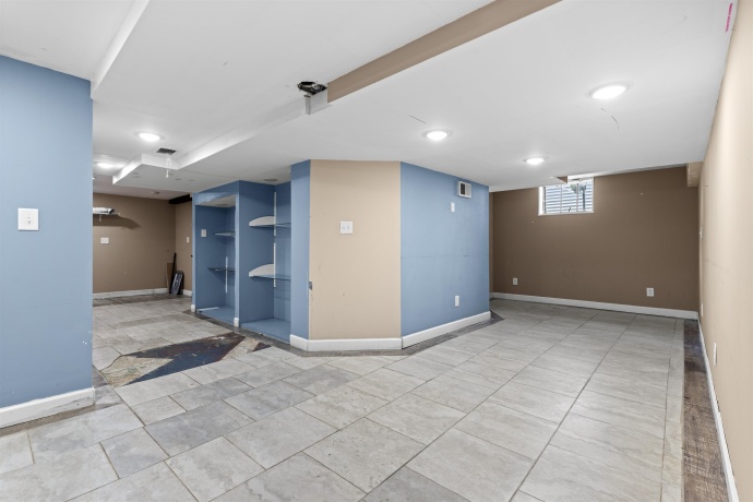 2215 13th, ROCKFORD, Illinois 61104, ,2 Units,For Sale,13th,202604280