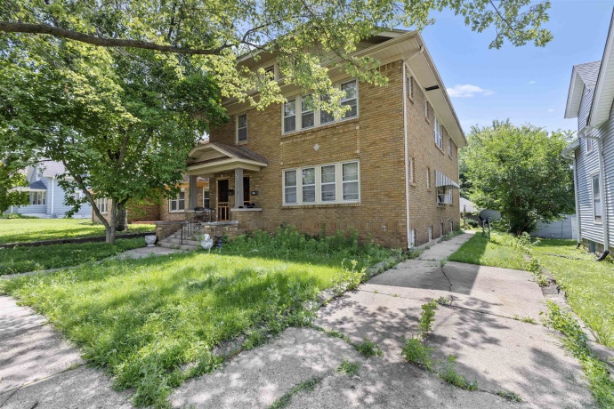 2215 13th, ROCKFORD, Illinois 61104, ,2 Units,For Sale,13th,202604280