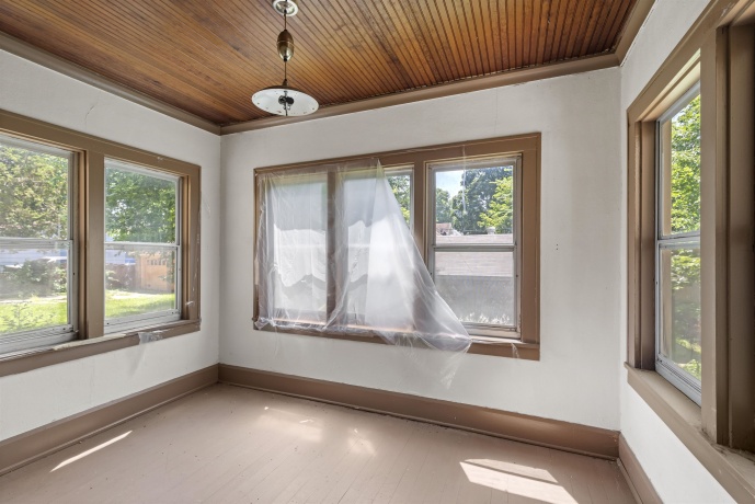 2215 13th, ROCKFORD, Illinois 61104, ,2 Units,For Sale,13th,202604280
