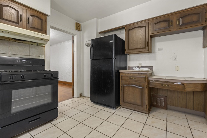 2215 13th, ROCKFORD, Illinois 61104, ,2 Units,For Sale,13th,202604280