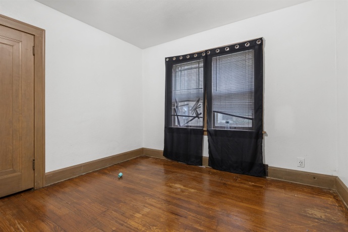 2215 13th, ROCKFORD, Illinois 61104, ,2 Units,For Sale,13th,202604280