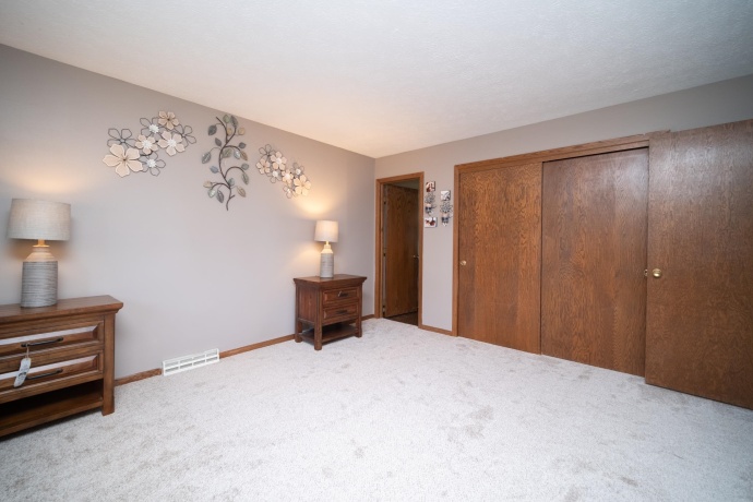 1781 Bracknel, ROCKFORD, Illinois 61103, 4 Bedrooms Bedrooms, ,2 BathroomsBathrooms,House,For Sale,Bracknel,202604282