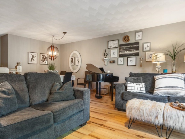 1130 FOX CHASE, ROCKFORD, Illinois 61107, 2 Bedrooms Bedrooms, ,3 BathroomsBathrooms,Condominium,For Sale,FOX CHASE,202604290