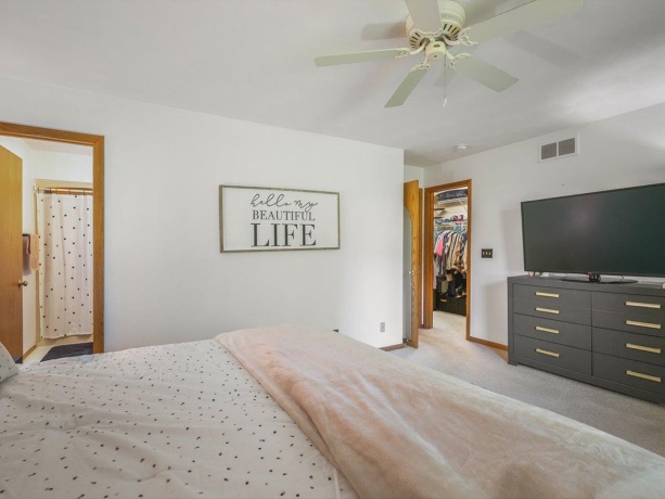 1130 FOX CHASE, ROCKFORD, Illinois 61107, 2 Bedrooms Bedrooms, ,3 BathroomsBathrooms,Condominium,For Sale,FOX CHASE,202604290