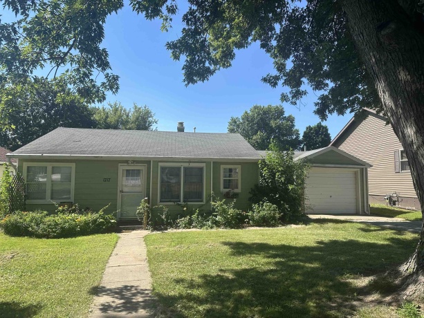 1717 LAWN, SAVANNA, Illinois 61074, 2 Bedrooms Bedrooms, ,1 BathroomBathrooms,House,For Sale,LAWN,202604288