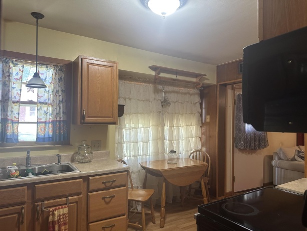 1717 LAWN, SAVANNA, Illinois 61074, 2 Bedrooms Bedrooms, ,1 BathroomBathrooms,House,For Sale,LAWN,202604288