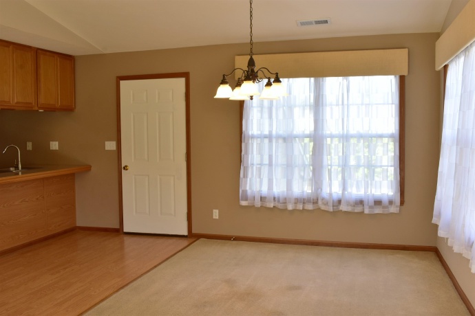 6337 Oak Crest, LOVES PARK, Illinois 61111, 2 Bedrooms Bedrooms, ,2 BathroomsBathrooms,Condominium,For Sale,Oak Crest,202604296