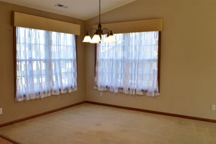 6337 Oak Crest, LOVES PARK, Illinois 61111, 2 Bedrooms Bedrooms, ,2 BathroomsBathrooms,Condominium,For Sale,Oak Crest,202604296