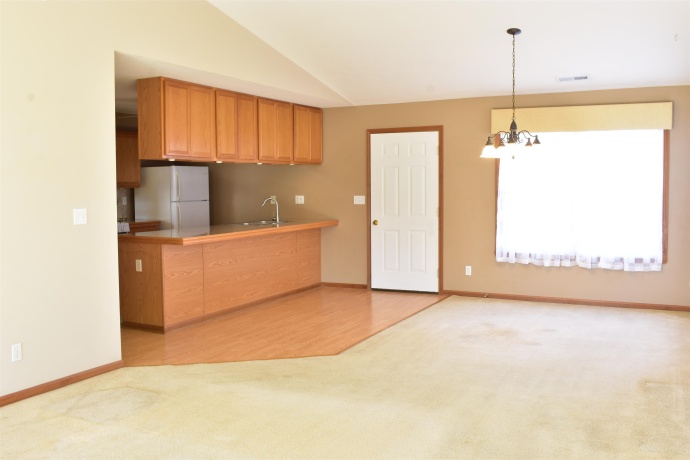 6337 Oak Crest, LOVES PARK, Illinois 61111, 2 Bedrooms Bedrooms, ,2 BathroomsBathrooms,Condominium,For Sale,Oak Crest,202604296