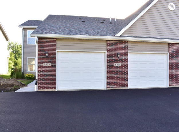 6337 Oak Crest, LOVES PARK, Illinois 61111, 2 Bedrooms Bedrooms, ,2 BathroomsBathrooms,Condominium,For Sale,Oak Crest,202604296