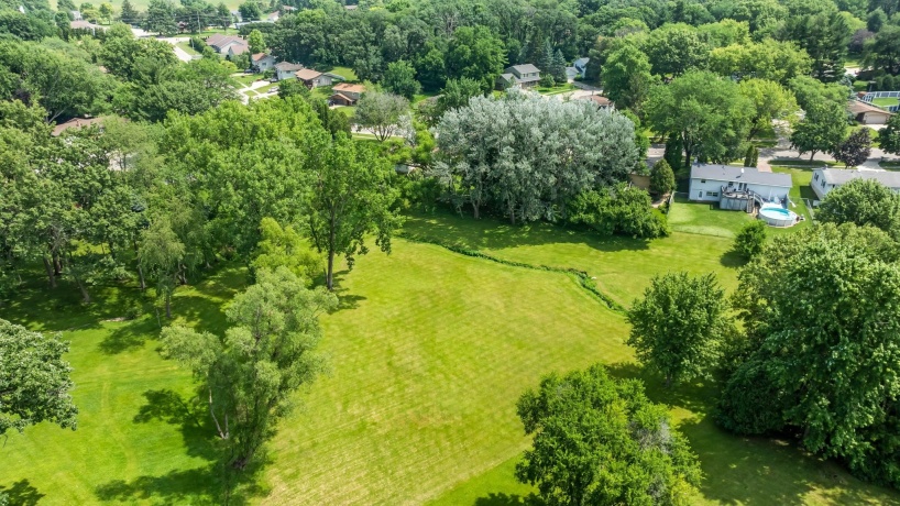 649 Sioux, FREEPORT, Illinois 61032, 6 Bedrooms Bedrooms, ,3 BathroomsBathrooms,House,For Sale,Sioux,202604295