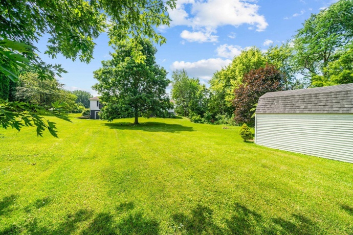 649 Sioux, FREEPORT, Illinois 61032, 6 Bedrooms Bedrooms, ,3 BathroomsBathrooms,House,For Sale,Sioux,202604295