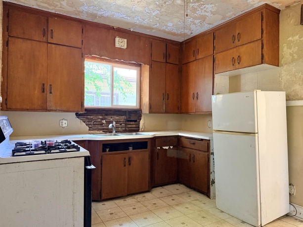 1645 7TH, ROCKFORD, Illinois 61104, ,3 - 4 Units,For Sale,7TH,202604299