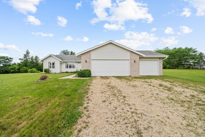 8974 Pecatonica, PECATONICA, Illinois 61063, 3 Bedrooms Bedrooms, ,2 BathroomsBathrooms,House,For Sale,Pecatonica,202604300