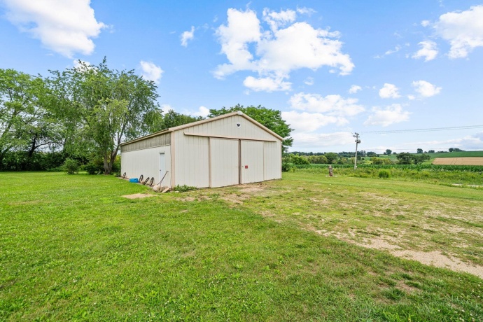 8974 Pecatonica, PECATONICA, Illinois 61063, 3 Bedrooms Bedrooms, ,2 BathroomsBathrooms,House,For Sale,Pecatonica,202604300
