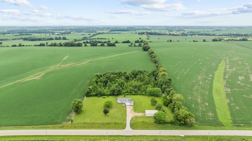 8974 Pecatonica, PECATONICA, Illinois 61063, 3 Bedrooms Bedrooms, ,2 BathroomsBathrooms,House,For Sale,Pecatonica,202604300
