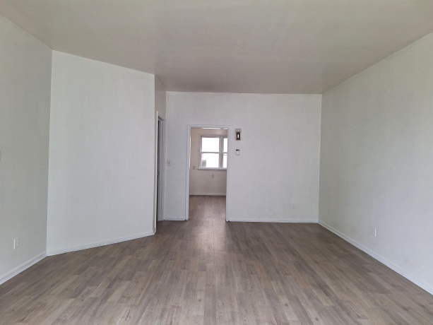 214 Bloomington, Streator, Illinois 61364, 1 Bedroom Bedrooms, ,1 BathroomBathrooms,House,For Sale,Bloomington,202604304