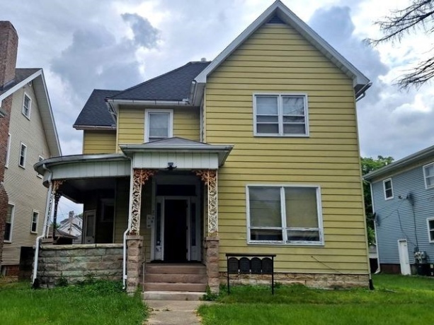 214 Bloomington, Streator, Illinois 61364, 1 Bedroom Bedrooms, ,1 BathroomBathrooms,House,For Sale,Bloomington,202604305