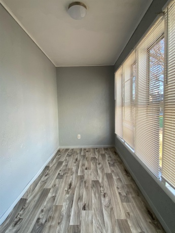 214 Bloomington, Streator, Illinois 61364, 1 Bedroom Bedrooms, ,1 BathroomBathrooms,House,For Sale,Bloomington,202604305