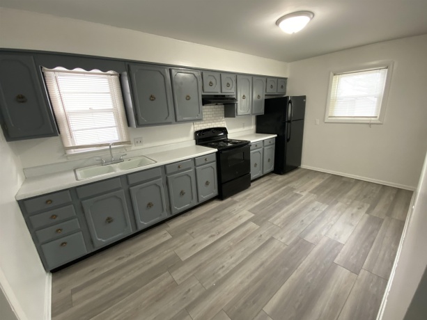 214 Bloomington, Streator, Illinois 61364, 1 Bedroom Bedrooms, ,1 BathroomBathrooms,House,For Sale,Bloomington,202604305