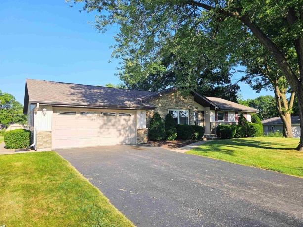 742 Aura, ROCKFORD, Illinois 61108, 3 Bedrooms Bedrooms, ,2 BathroomsBathrooms,House,For Sale,Aura,202604306