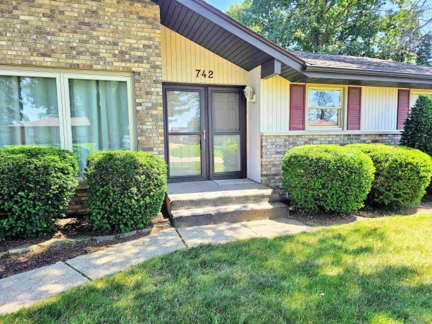 742 Aura, ROCKFORD, Illinois 61108, 3 Bedrooms Bedrooms, ,2 BathroomsBathrooms,House,For Sale,Aura,202604306