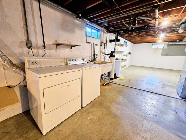 742 Aura, ROCKFORD, Illinois 61108, 3 Bedrooms Bedrooms, ,2 BathroomsBathrooms,House,For Sale,Aura,202604306